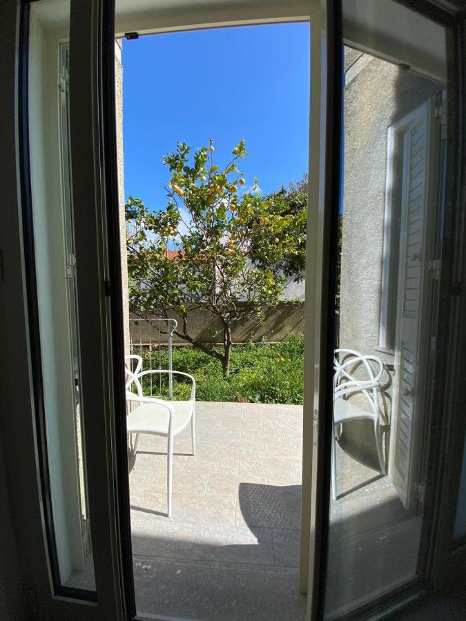 Bed And Breakfast Il Limone ซานปาสกวาเล ภายนอก รูปภาพ