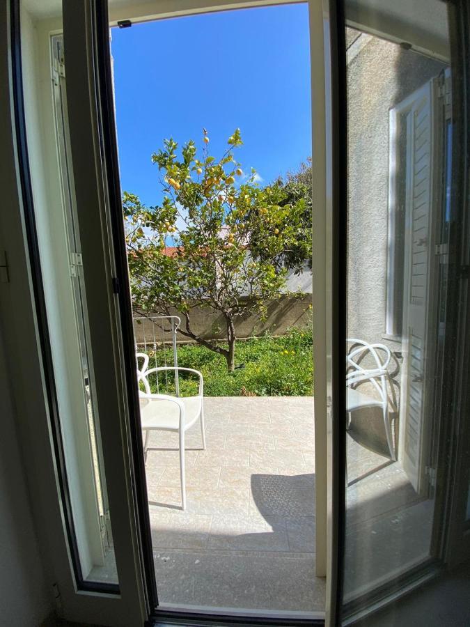 Bed And Breakfast Il Limone ซานปาสกวาเล ภายนอก รูปภาพ